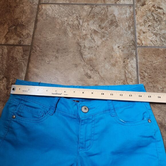 Juniors Clothing Size 7 Mixed Lot | Shorts & Pants Bundle | Pre-Owned & NWT - Picture 5 of 15